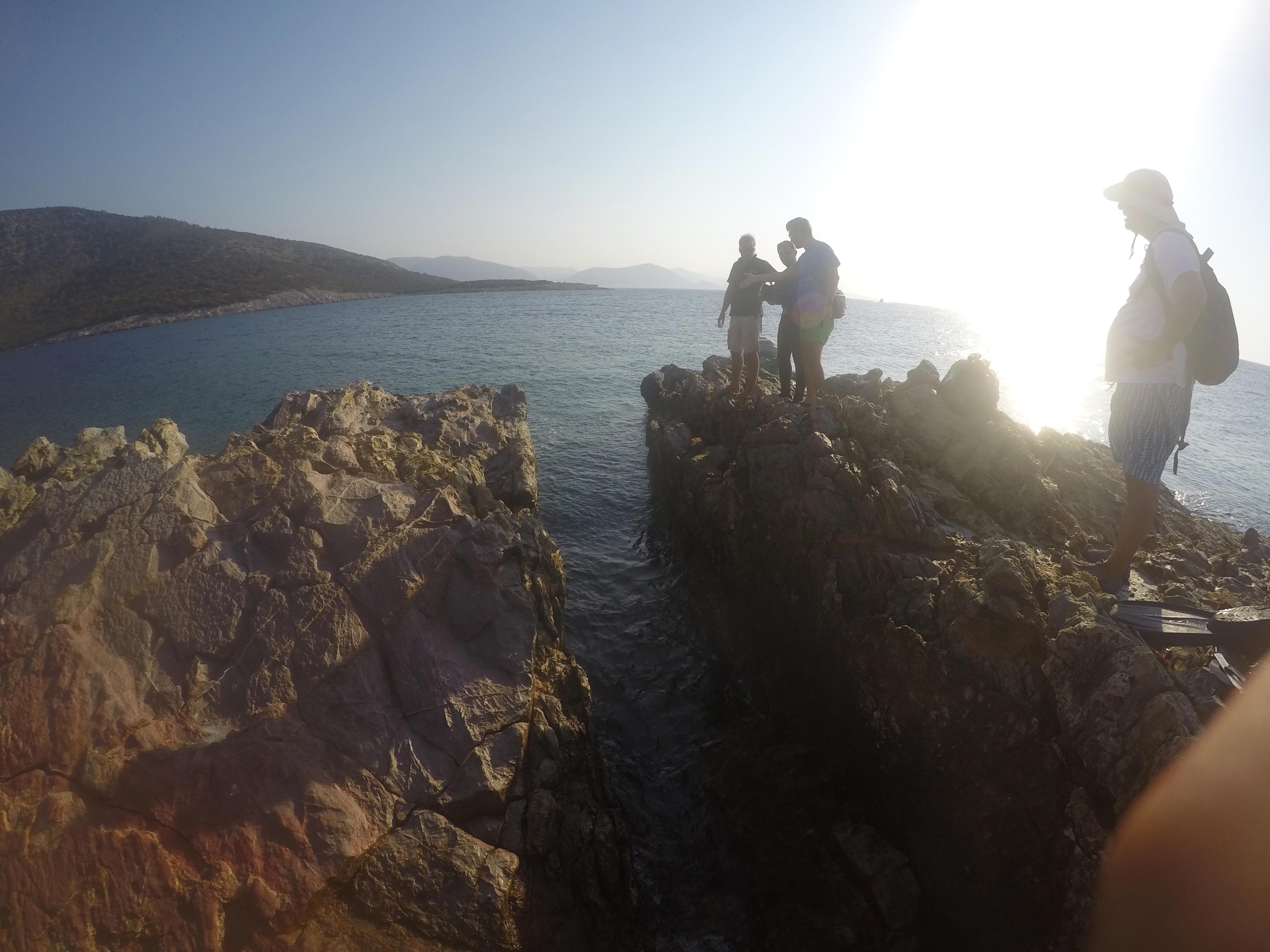 Bodrum Karaada, Peter Salvatıore, Sualtı Dünyam, Milliyet Tatil, Suatı Gazetesi, Karaada Depremi, Karaada Projesi